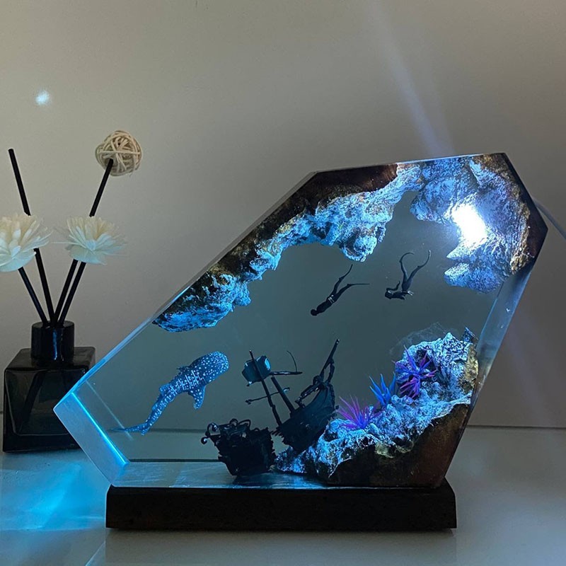 Whale Shark and Couple Diver Ocean Resin Lamp